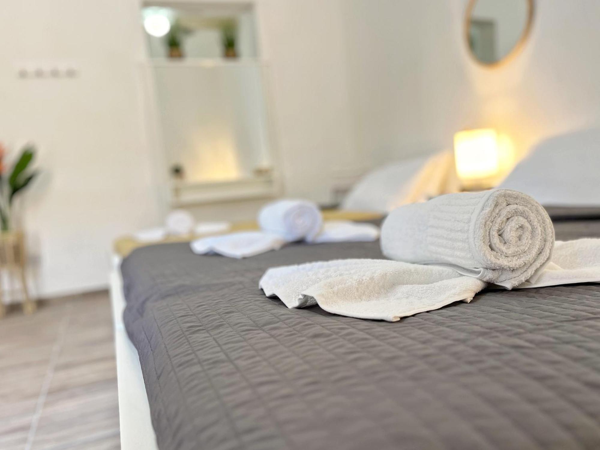 Maria & Matthias - Apartments In Central Of Floriana ภายนอก รูปภาพ