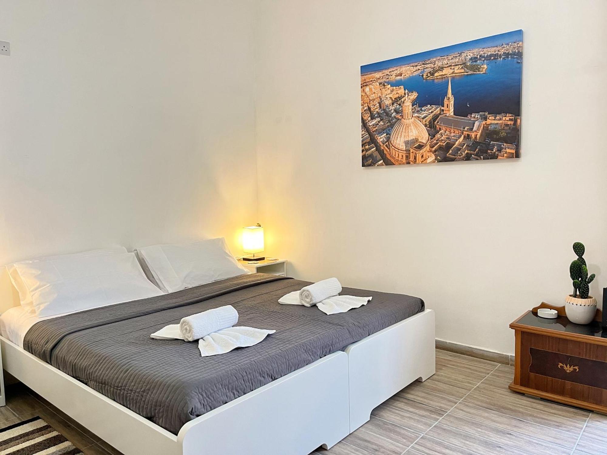 Maria & Matthias - Apartments In Central Of Floriana ภายนอก รูปภาพ