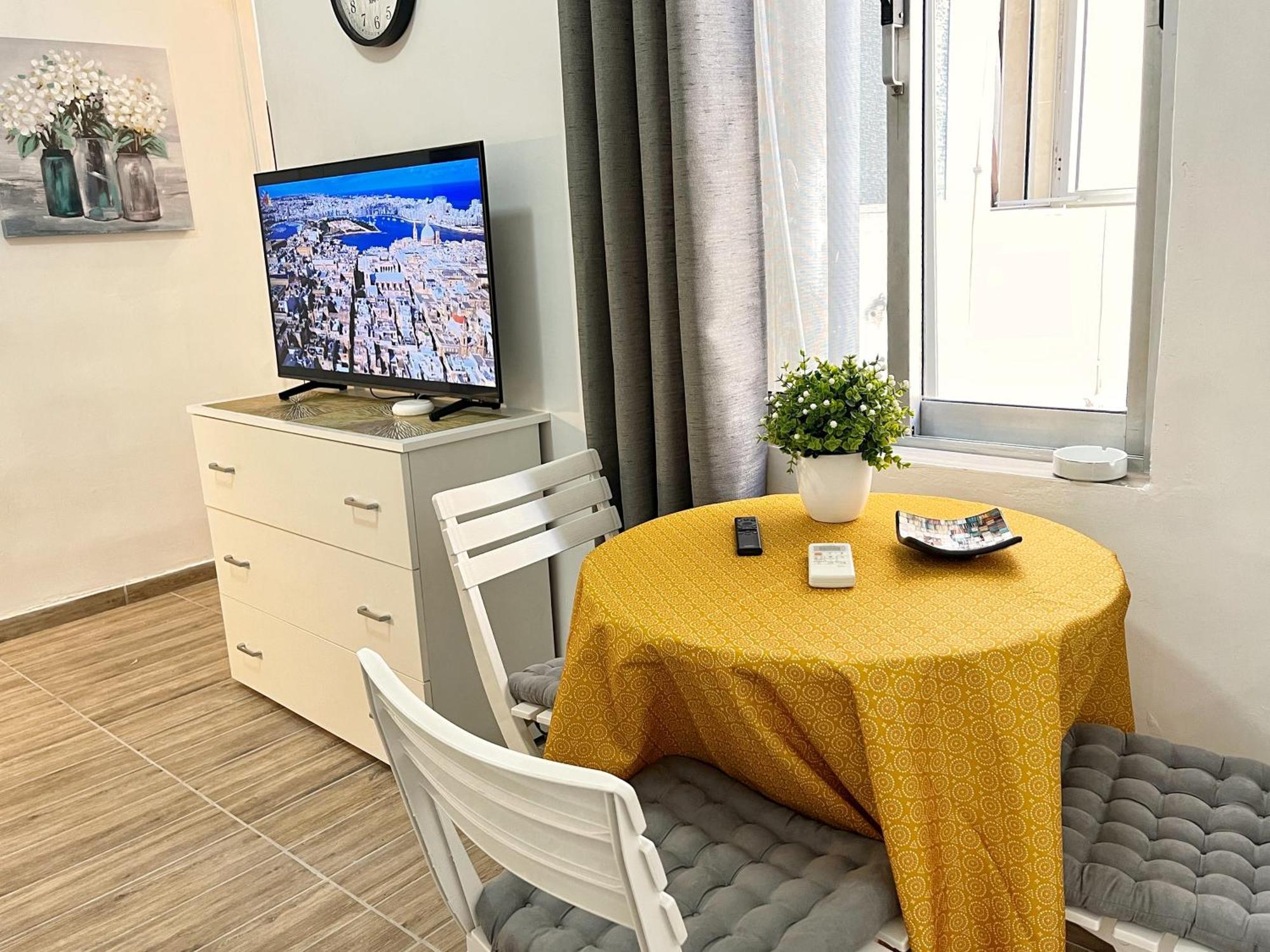 Maria & Matthias - Apartments In Central Of Floriana ภายนอก รูปภาพ